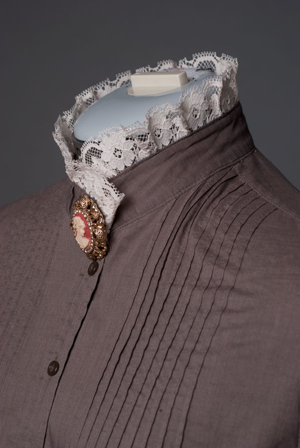 Victorian-blouse-collar