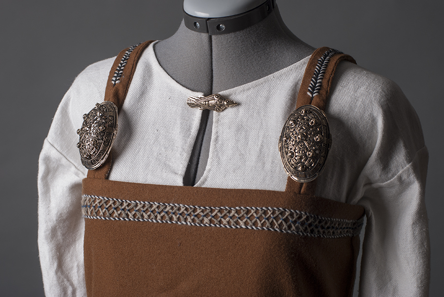Viking dress with brooch close